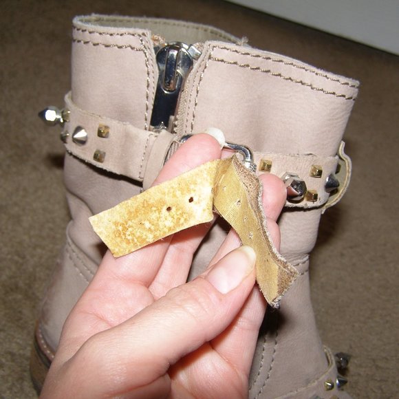 size 8.5 SAM EDELMAN Taupe/beige Leather Studded Biker Moto boots - Picture 11 of 15